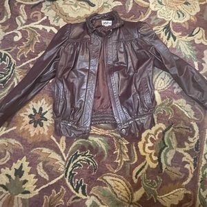 Women’s vintage burgundy leather jacket size5/6